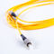 Pérdida de inserción baja 0.2dB FTTH del cable de fribra óptica amarillo del SM